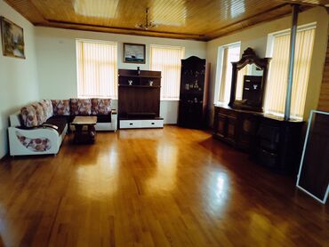 Günlük kirayə mənzillər: 3 otaqlı — 4