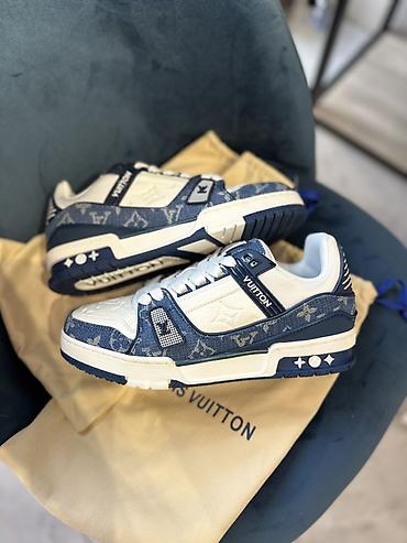 Жеке буюмдар: Кроссовки Louis Vuitton Trainer Low, цветовая схема белый/тёмно‑синий — 2