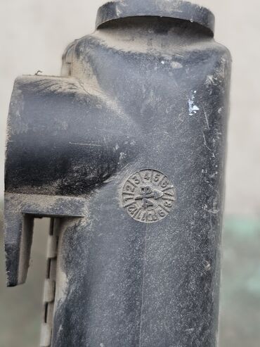 Радиаторы: Радиатор охлаждения двигателя Volkswagen Polo 2, 1985г.в. Оригинал — 12