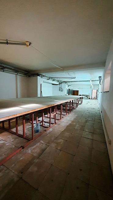 Продажа другой коммерческой недвижимости: Продам коммерческое помещение площадью 250м2 цокольный этаж. Есть — 6