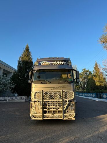 грузовые машины продажа: Тягач, Volvo, 2013 г., Бортовой