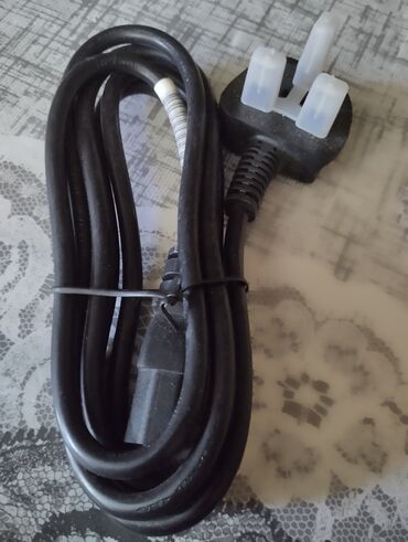 Generatorlar: Kompyuter kabeli.Original. - Ştepsel: BS1363 tipli 3 pin (UK)