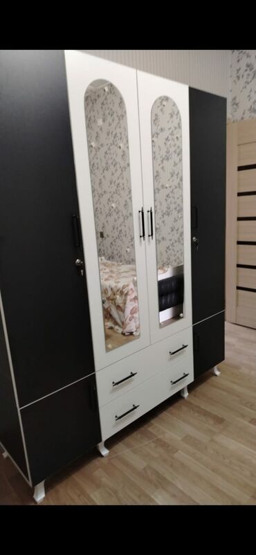 Dolablar: Yeni, Kupe, 4 qapılı Düz dolab, Dolab-asılqan, Almaniya — 2