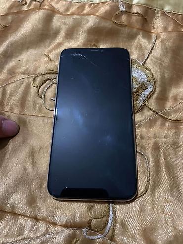 Apple iPhone: IPhone X, Б/у, 64 ГБ, Чехол, 77 % — 1