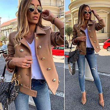 Ostale jakne, kaputi, prsluci: Kratki kaputici: 3000 dinara
Xs s m l — 8