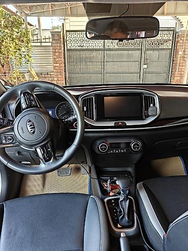 smart forfour: Kia Stonic: 2020 г., 1.4 л, Автомат, Газ, Кроссовер — 4