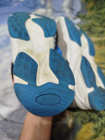 Кроссовки и спортивная обувь: Продаю мужские кросовки 42 размера в хорошем состоянии GSD тел — 3