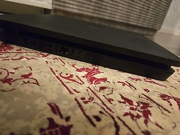 Playstation 4 Slim əla vəziyyətdəd satılır. Ev şəraitində işlənib — 2
