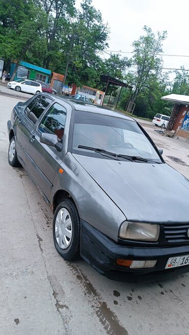 ку 7: Volkswagen Vento: 1992 г., 1.8 л, Механика, Бензин, Седан