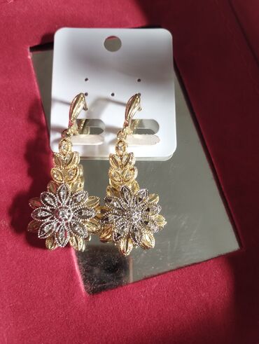 Bijuteriya dəstləri: Qadın sırğaları dəsti - 3 cüt asma sırğa 1) Mirvari effektli — 9