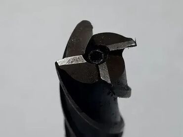 Glodala: Glodalo cetvoropero 20mm osteceno, levi smer Glodalo je koristeno u — 6