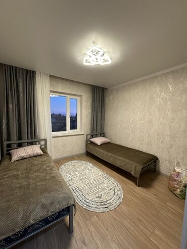 Посуточная аренда квартир: 3 комнаты, Душевая кабина, Постельное белье, Парковка — 8