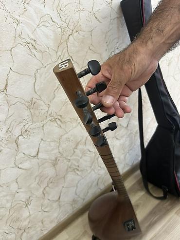 saz aparati: Elektrik saz (elektro-saz) – çanta ilə Sazbənd Usta Rizvanın — 3