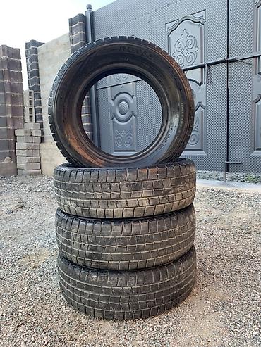 Продаю Комплект зимних шин Dunlop Размер: 195/65 R15 Индекс