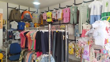 Sarafanlar: Magaza baglanib Uşaq geyimleri hamısı əldədi satilir yay qis mallari