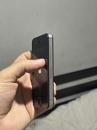 iphone 17: IPhone 4S, 16 GB, Qara — 4