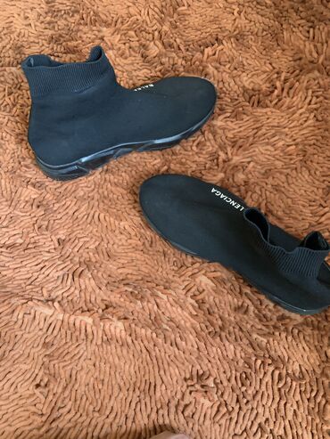 сандали мужские: Продаю обувь balenciaga speed 41 размера