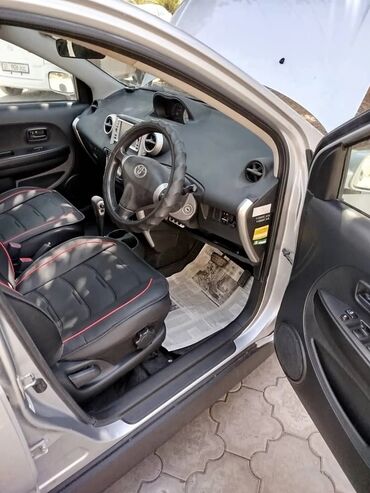 машина токтогулда: Toyota ist: 2003 г., 1.3 л, Автомат, Бензин, Универсал
