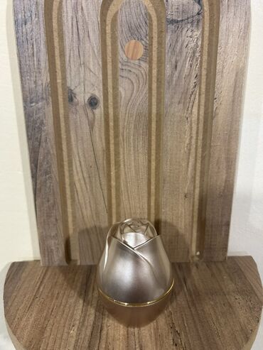 tek qaş uzuklər: Gül formalı LED işıqlı üzük/qolbaq qutusu seti - Dizayn: Qızılı