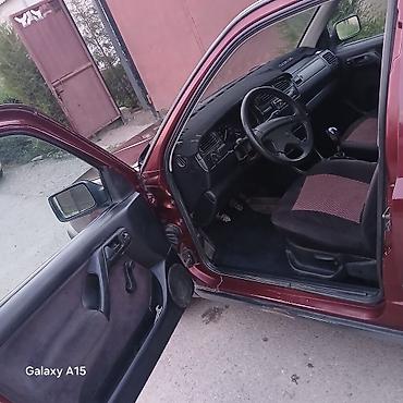салон машины: Volkswagen Vento: 1992 г., Механика, Седан — 2
