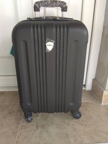 gumene cizme za kisu zenske: Nov kofer 53x36x22cm cca 30l za kabinu aviona. Nov kofer colossus