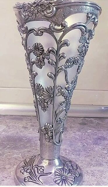 Güldan melxiordur - gümüş suyuna salınıb. ( Silver plated vase) 25 il