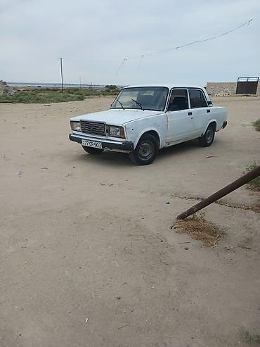 Model: Sedan, 4 qapılı Rəng: Ağ Yanacaq: Benzin salam cermesi var var lalafo.az -da Model: Sedan, 4 qapılı Rəng: Ağ Yanacaq: Benzin salam cermesi var var