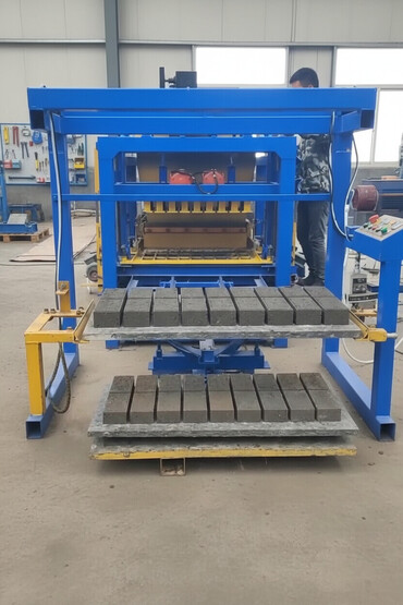 Производство брусчатки: Вибропрес Китай на заказ для Производства Брусчатки Бардюр — 3