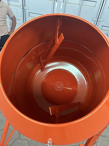 Бетономешалки, смесители: Экс калибр Бетономешалка 160л 800ват 220ват Доставка по городу — 5