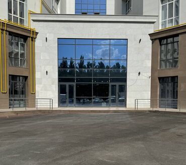участки в городе: Сдаётся коммерческое помещение в центре города! Отличное