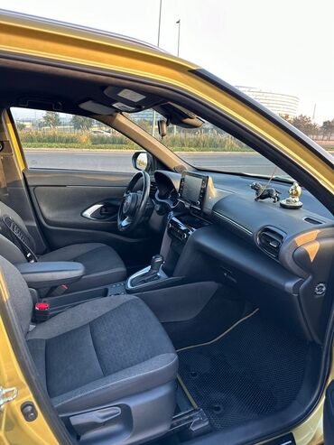 Toyota: Toyota Yaris: 1.5 l | 2022 il Krossover — 8