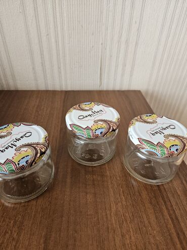 Balonlar, bankalar: Təcili. Yaxşı veziyyetde 330 qramlıq bankalar satılır.Bir bankanın — 2