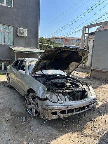 салон w211: Mercedes-Benz E‑класс W211 (E32/E320), седан, серебристый цвет — 2