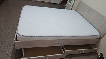 кровать ош: Продаётся кровать 150/2 размерсостояние 10/10. матрас новый, с одной