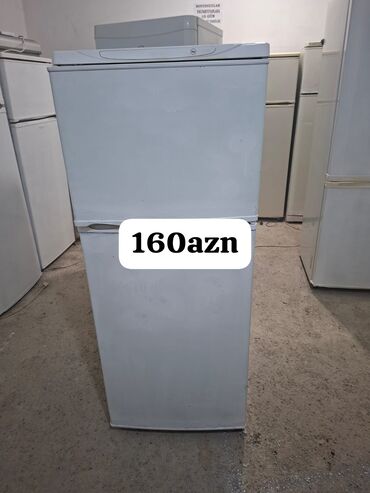 Paltaryuyan maşınlar: Bu ağ rəngli soyuducu mətbəxiniz üçün praktik bir həlldir. İki hissəli