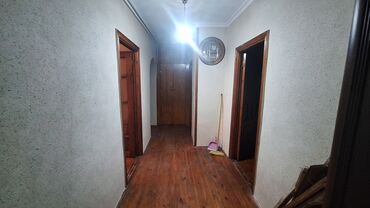 квартиры в аренду в баку: Xirdalanda Sulatanin yani 5 in 5 i esyasiz dord otaqli menzil aileye