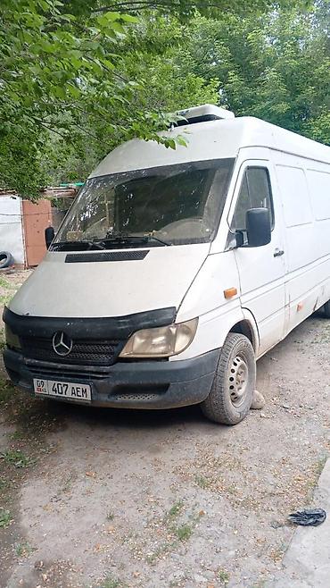 hongqi e: Грузовик, Mercedes-Benz, Стандарт, 3 т, Б/у — 2