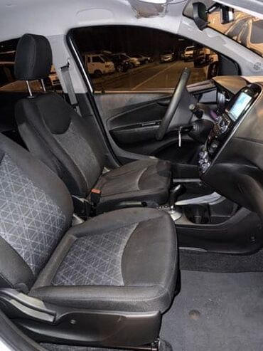 Chevrolet: Chevrolet Spark: 2019 г., 1 л, Автомат, Бензин, Хэтчбэк — 5