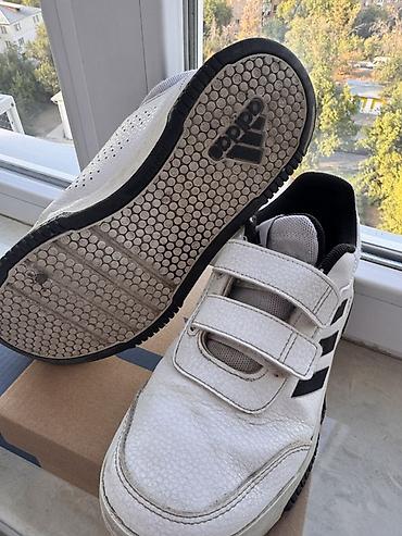 Детская обувь: Кроссовки Adidas, детские/подростковые, белые с черными — 2