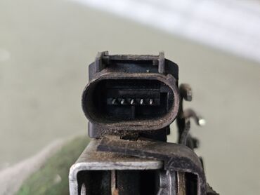 Замки: Замок двери Audi 1997 г., Б/у, Оригинал, Германия — 2