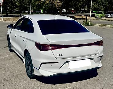 byd e2: BYD E3: 2021 г., Электромобиль, Седан — 4