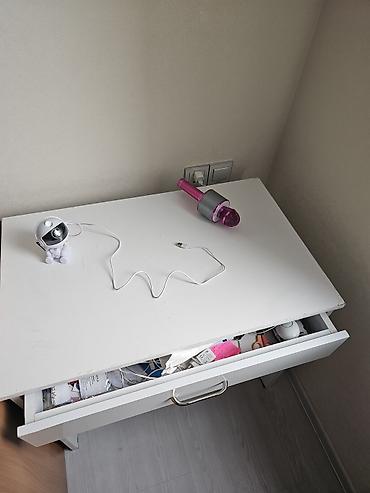 ofis stullari: Ağ rəngli iş, komoyuter masası (ikinci əl) xırda zədələri var,nəzərə — 2