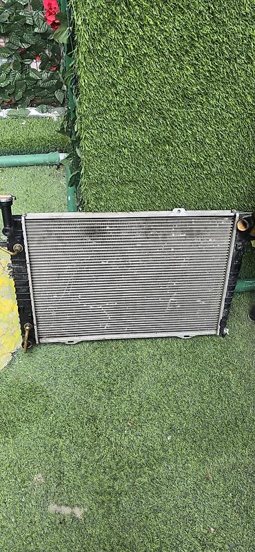 Mühərrik soyutma radiatorları: Salam. Hyundai tucson 2.0 mator radiator 2006-2009 qeder gedir — 4