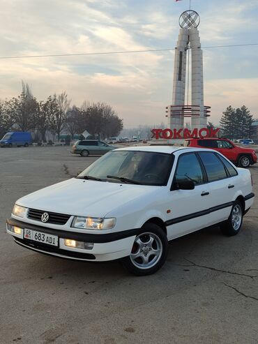 мтз трактор 82 1: Volkswagen Passat: 1993 г., 1.8 л, Механика, Бензин, Седан