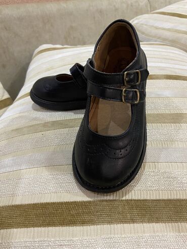 сапоги 29 размер: Продаю туфли для девочки 30 размер черные, для школы Состояние