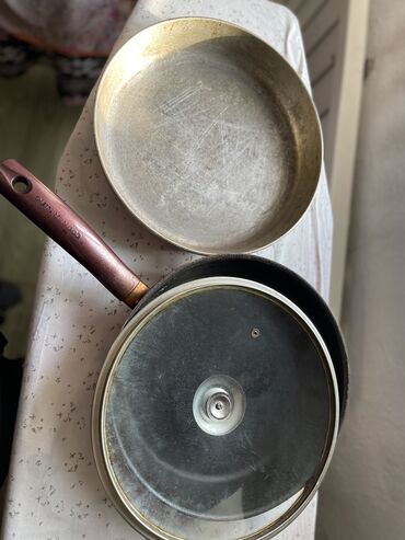 Три сковородки Без ручки алюминиевая, тефлоновая и блинная сковородка