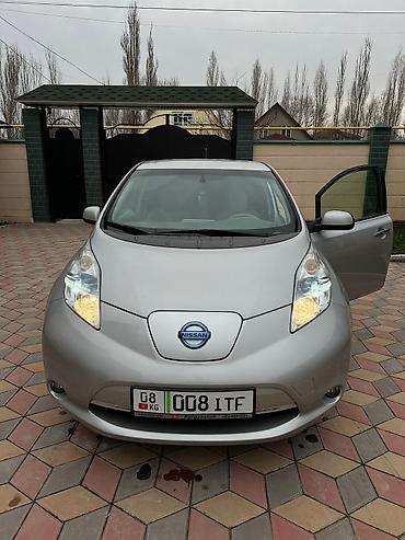 Nissan: Nissan Leaf: 2011 г., Электромобиль, Хэтчбэк — 1