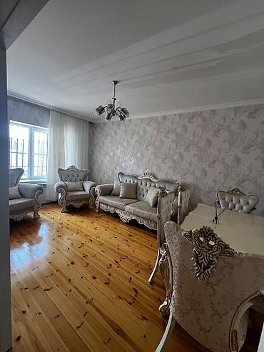 Digər mebel: Demək olar ki, yeni vəziyyətdə olan, çox az istifadə edilmiş klassik — 1