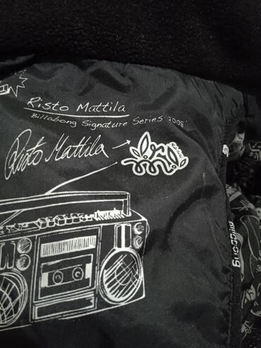 Zimske jakne: Billabong zimska/ski jakna sa kapuljačom, crno‑crvene pruge sa žutim — 12