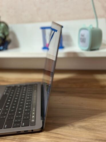 Apple MacBook: İşlənmiş Apple MacBook, 13.3 ", Intel Core i5, 256 GB, Ünvandan götürmə, Ödənişli çatdırılma — 4